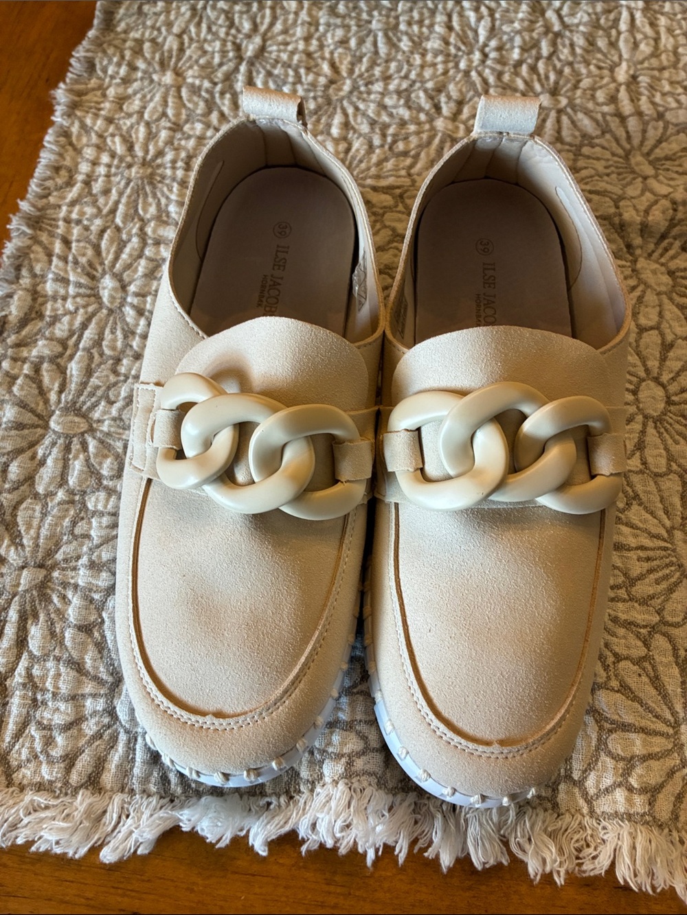 Ilse Jacobsen Cream Loafers with Chunky Chain